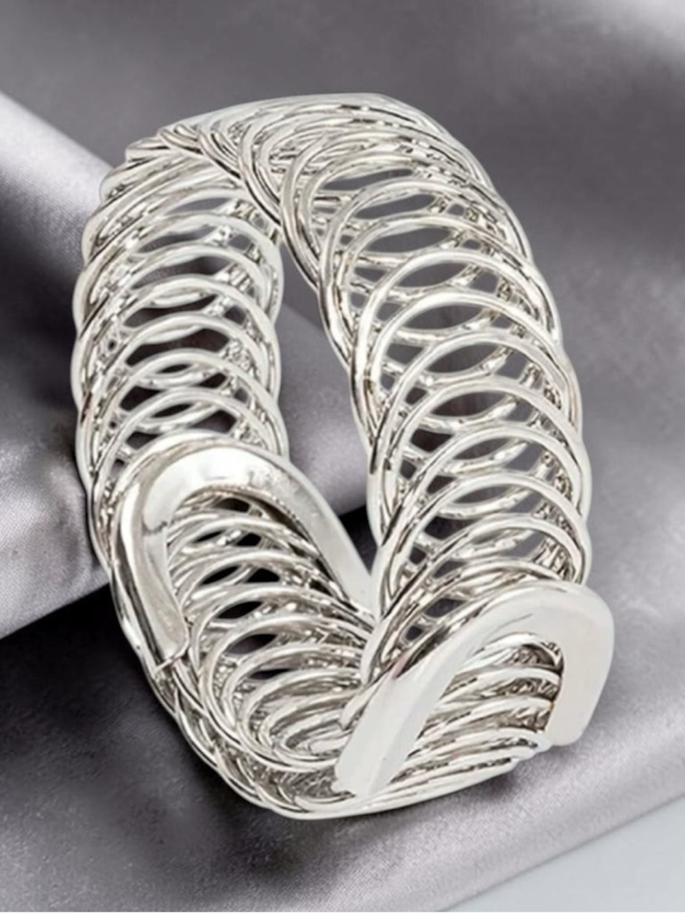 Silver Loop Stretch Bracelet - Elegant Women’s Jewelry